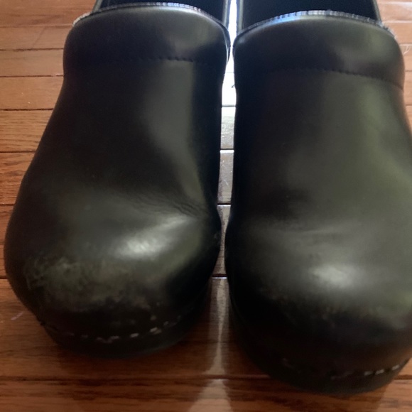 Women’s Classic Black Dansko Clog - Picture 2 of 5